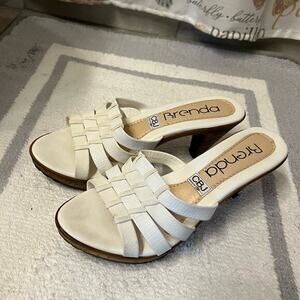 BRENDA Leather Kitten Heels Sz 9 White